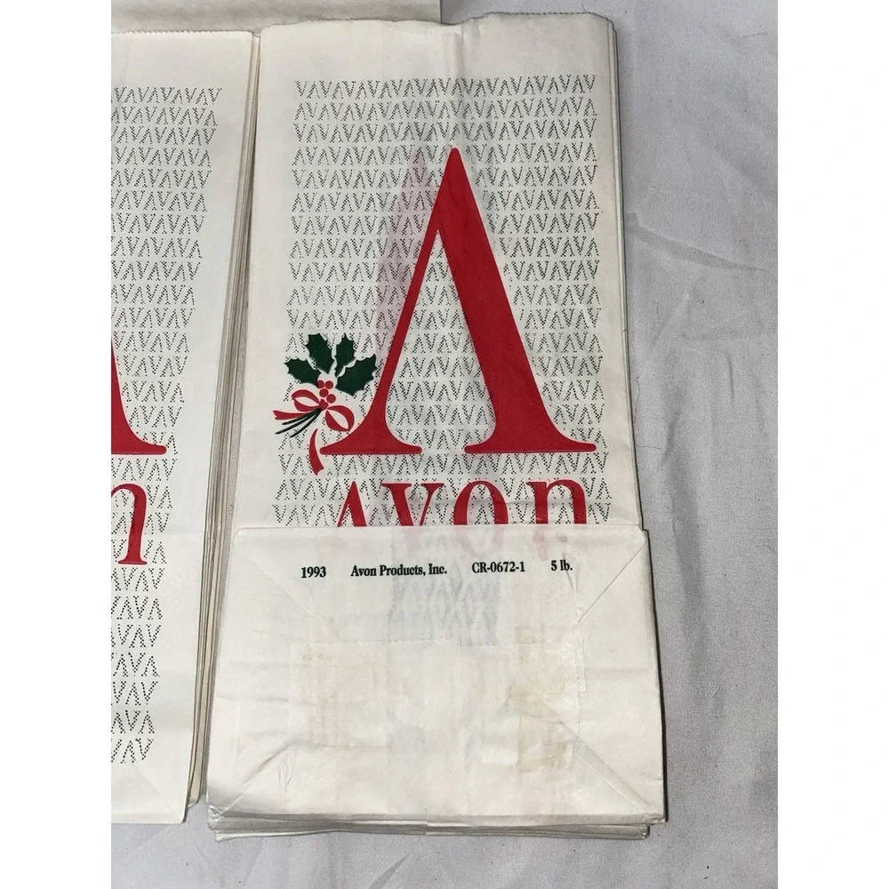25 Vintage Avon 1993 Christmas Paper Bags 11 X 5.5 Inches. Read Description
